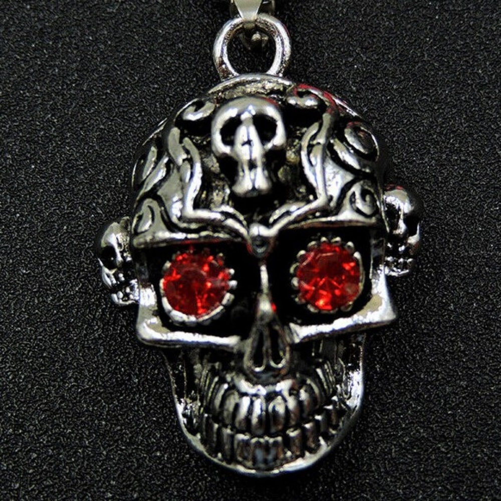 Goth Red Eyed Skull Pendant NWT